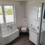 Haus Nr 07, Deichgraf Nyaraló Schillig